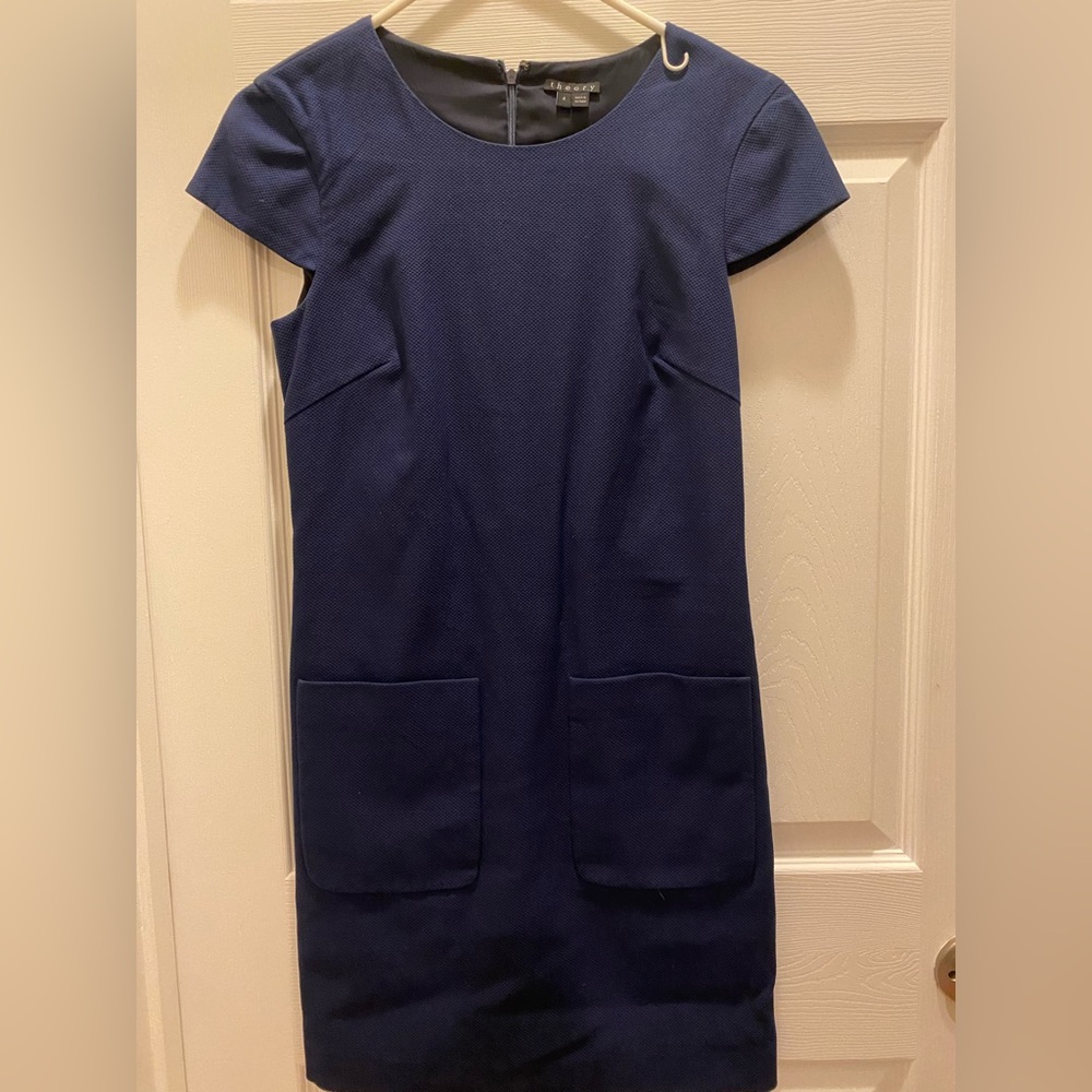 Beautiful navy theory dress w oversized pockets